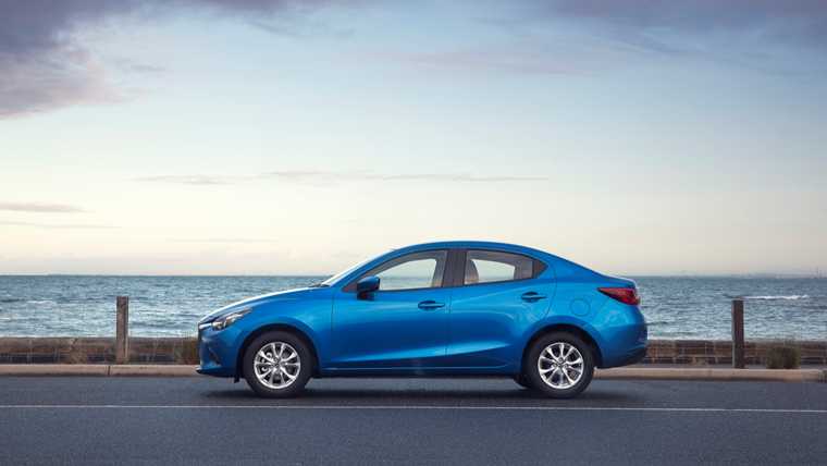 2015 MAZDA MAZDA2