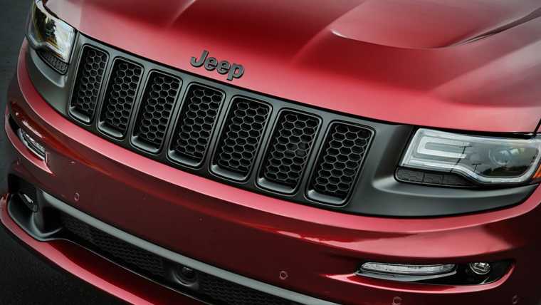 2015 JEEP GRAND CHEROKEE 4D WAGON SRT 8 (4x4)