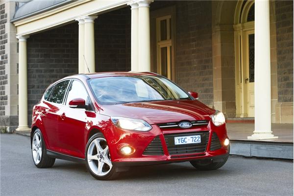 Review - 2011 Ford Focus Review and First Drive