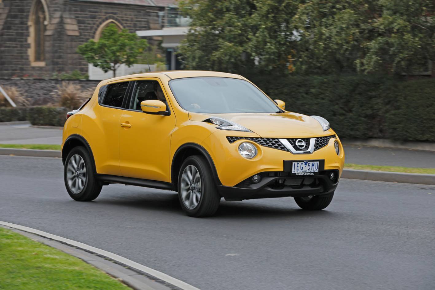 Review - 2015 Nissan Juke Review and First Drive