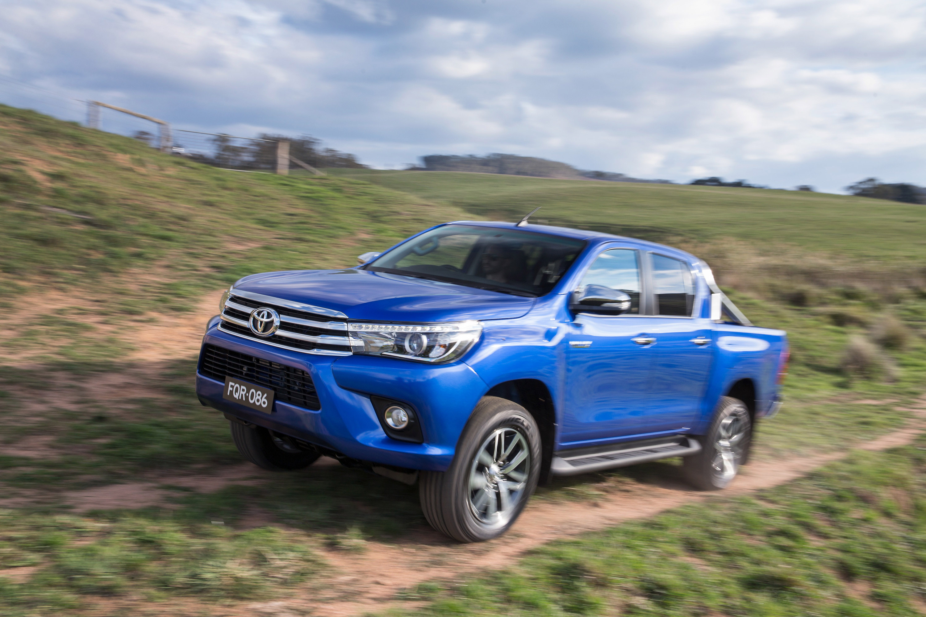 Toyota 2016. Тойота Hilux 2016. Toyota Hilux 2015. Toyota Hilux 4x4 2015. Тойота Хайлюкс 200.