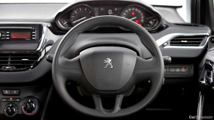 2015 PEUGEOT 208