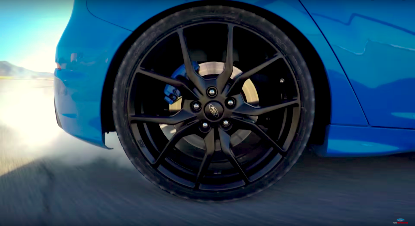 news-ford-s-drift-stick-for-focus-rs-is-ridiculous-and-awesome