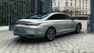 DS9 Flagship Saloon Revealed, Plug-In Hybrid Meets French Luxury