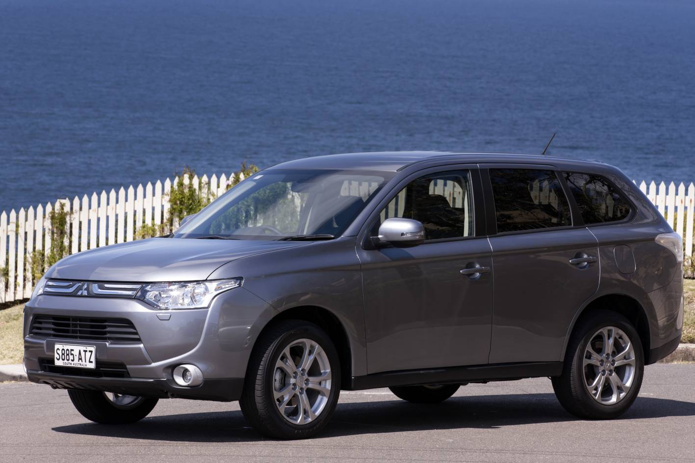 Outlander 4. Митсубиси Аутлендер 4 поколения. Mitsubishi Outlander 4 поколения 2021. Аутлендер 4 поколения 2021. Новый Аутлендер 2012.