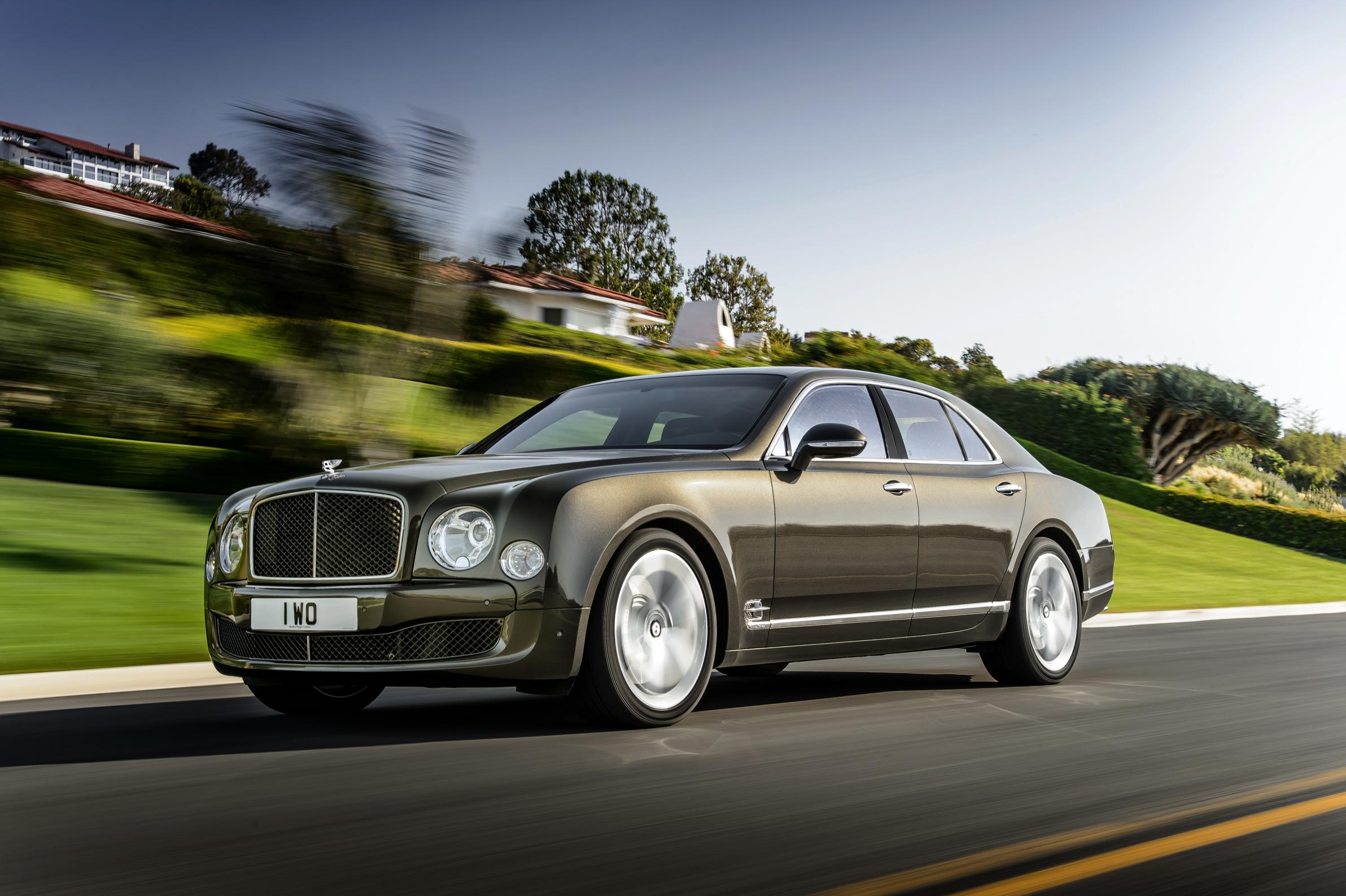 news-1-100nm-mulsanne-speed-is-bentley-s-new-flagship